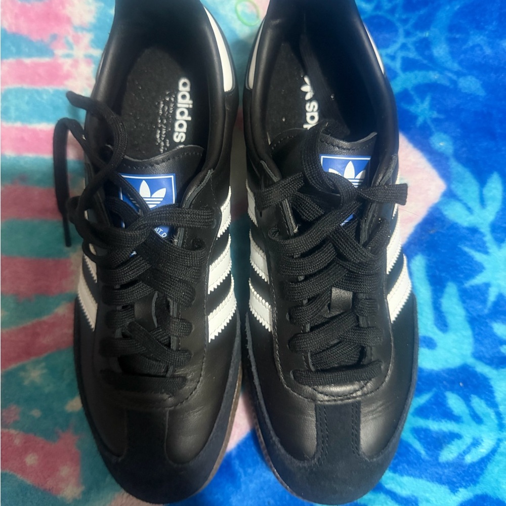 Adidas Men's Black and White Classic Sneakers